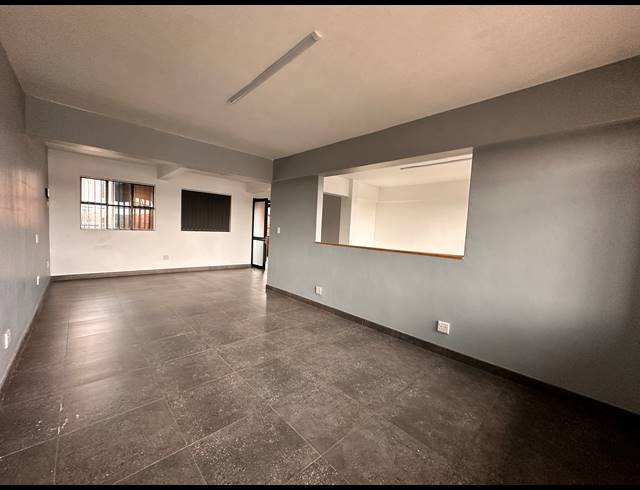 79M² OFFICE TO LET IN GREENSIDE